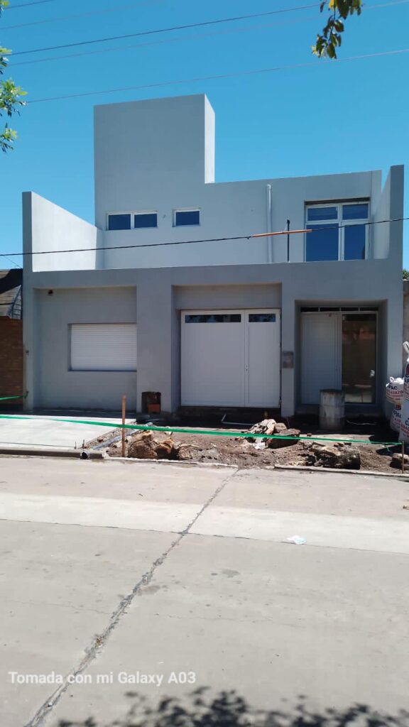 EN VENTA!!! CASA EN CONSTRUCCION CON AVANCES EN CASILDA !!!!