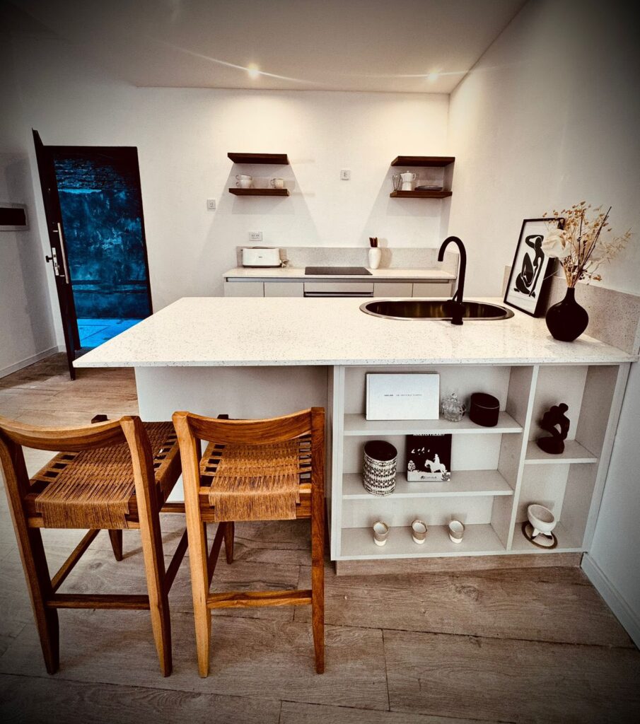 EN VENTA !!! CASA DE 3 DORMITORIOS CORRIENTES AL 2200