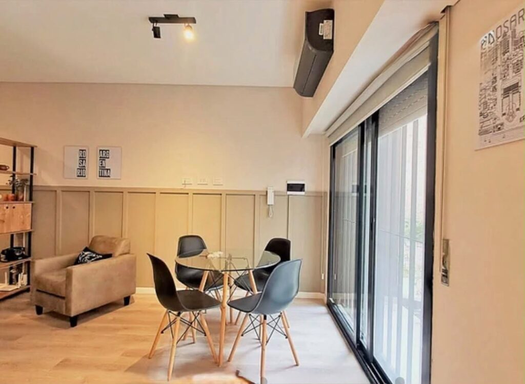 EN VENTA MONOAMBIENTE AMOBLADO EN PICHINCHA